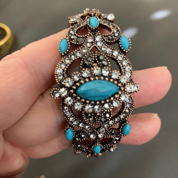 Bracelets - Picture 5 of 6